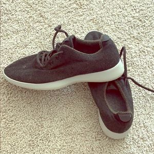 Black allbirds